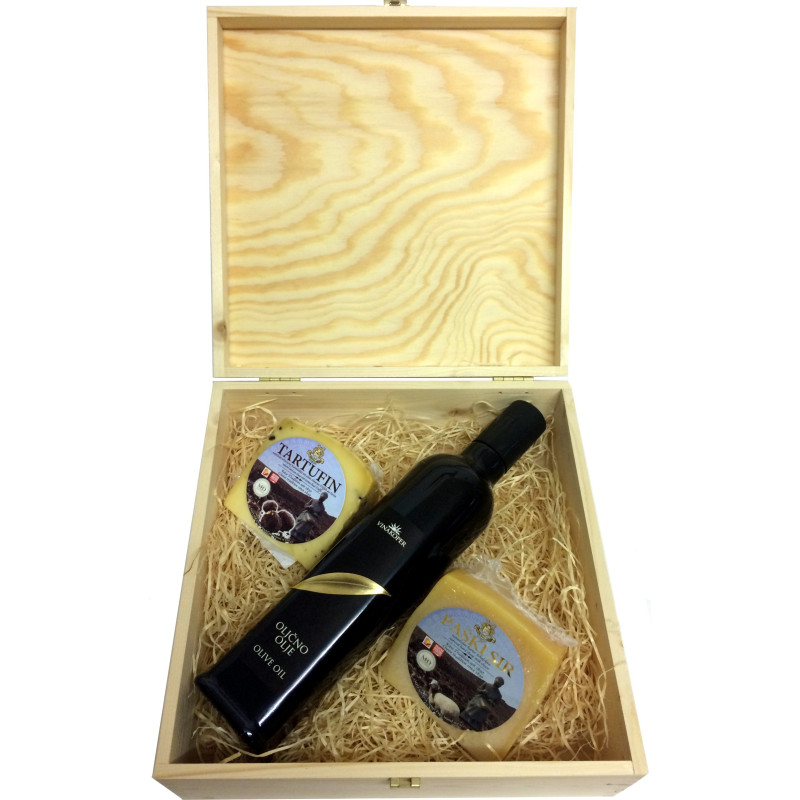 Olive Oil with Pag Cheese Gift Box